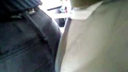 Um homem negro em frente à Câmara deu cabo do busty e veio-se no rabo contos erotico videos