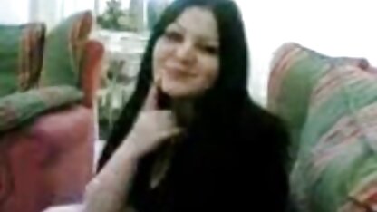 Loira madura videos eroticos de virgens em meias pretas é fodida por um tipo na cama
