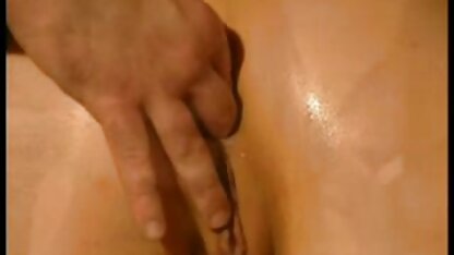 A avó madura dominava o sobrinho e fez-lhe um videos eroticos masturbação broche.