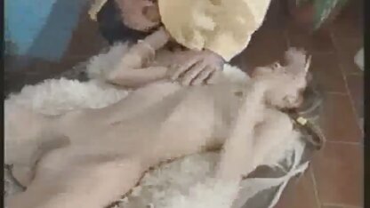 Dois estudantes russos a fazer sexo com um tipo na mesa videos eroticos ocultos de bilhar.