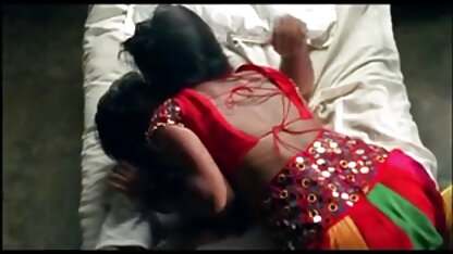 O Buddy ensopou uma mulher com um piercing no mamilo em filmes eroticos free Manda.