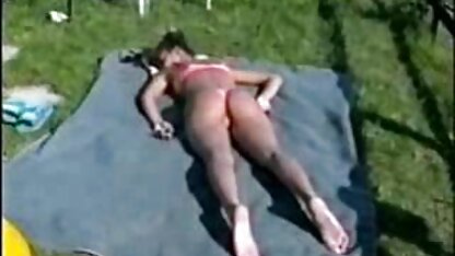 A pila de homem negro deixa videos eroticos gratis ver uma mulher excitada louca