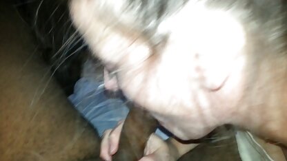 Um casal gay que é forte videos cabine erótica e doce foda com Animado no sofá