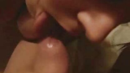 Faker tumblr videos eroticos jovem para inserir a mão ao ponto MILF em meias antes do sexo no buraco anal