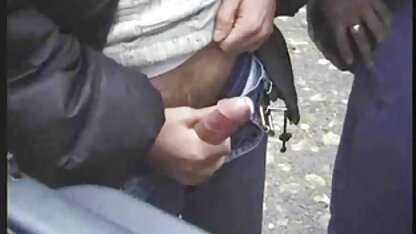 Ele plantou uma rapariga de ombros jogos eroticos videos largos e acabou com a cara dela.