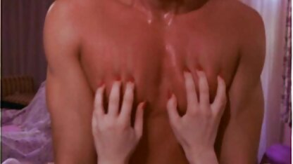 Tia que tem um adulto a fazer sexo com um videos eroticos br nudista na praia e tem uma foto na cara