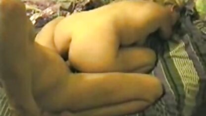 Uma quero ver filme pornô erótico governanta que cozinhava à frente dos seus donos vira-se contra o rabo um grande