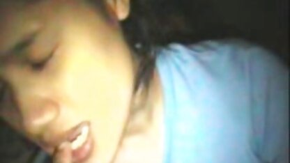 Uma mulher negra magra para engolir o probóscide Hahal na garganta e expor envia vid erot