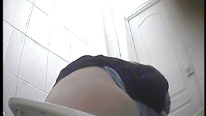 A mãe gorda a usar video eritico meias pretas e levou o rabo ao estilo de cão