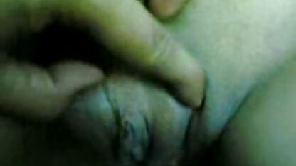 Calças de videos eroticos de cornos ganga berjins a chupar um negro e a foder na cama
