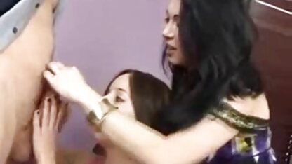 A mulher videos de cenas eroticas sentada na cabeça torce-lhe o rabo