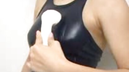 Preto a video erotico ginecologista comer uma rapariga branca e a amiga que está grávida