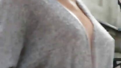 A puta fode a vagina e vídeo pornô de massagem erótica o ânus com dois vibradores fixes todos ao mesmo tempo.